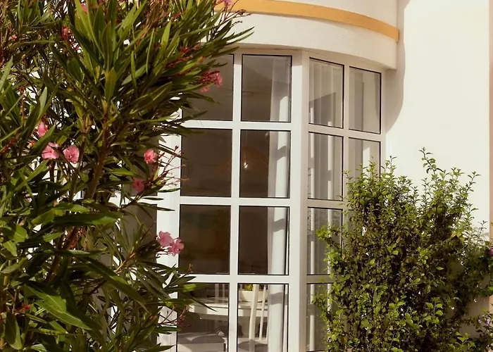 Balili House * Ferrel (Leiria)